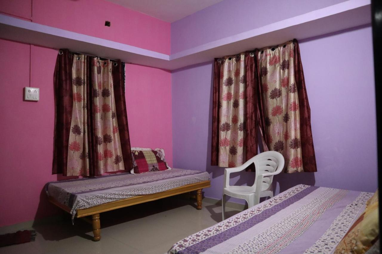Rang Homestay Garudeshwar Luaran gambar
